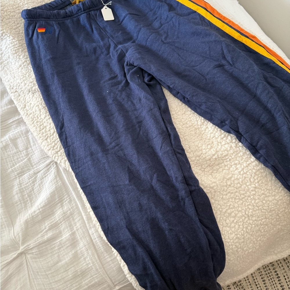 NWT SIZE MEDIUM AVIATOR NATION FIVE STRIPE SWEATPANTS